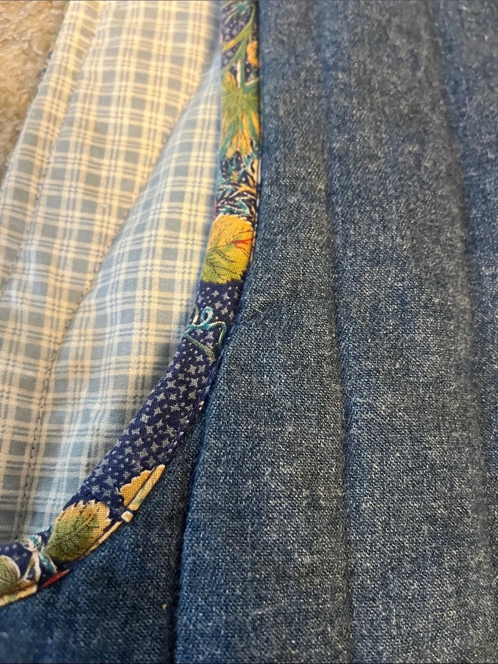 Vintage Suttles and Seawinds Quilted Denim Vest with Colorful House Motif M-L - Picture 13 of 13